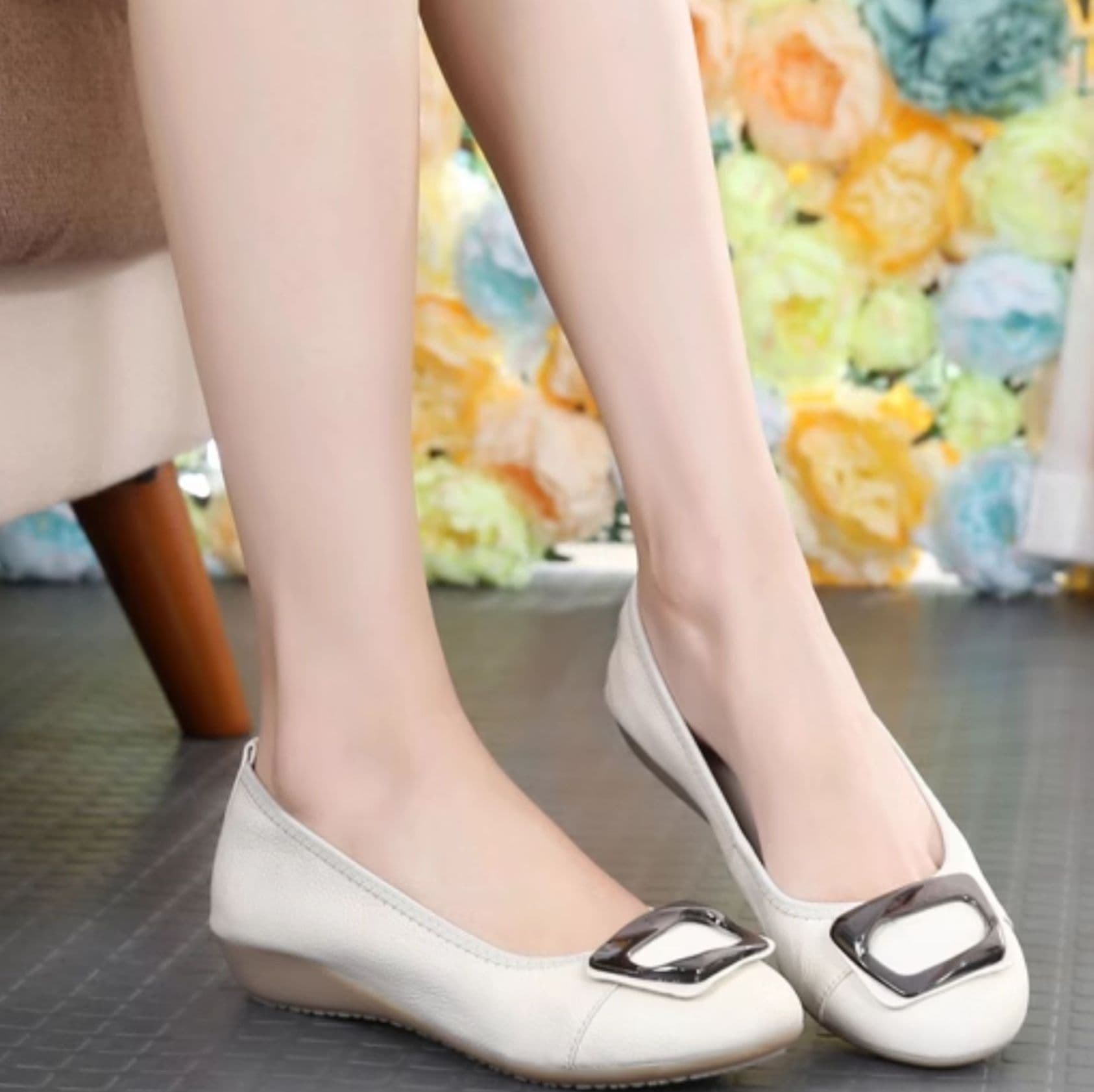 フラットシューズ やわらか本革バックル付きパンプス