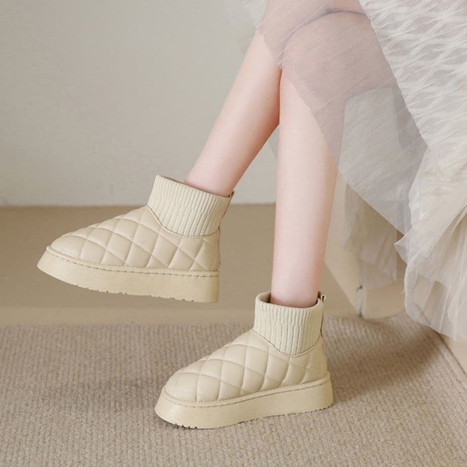 フラットシューズ 厚底キルティングムートンブーツ
